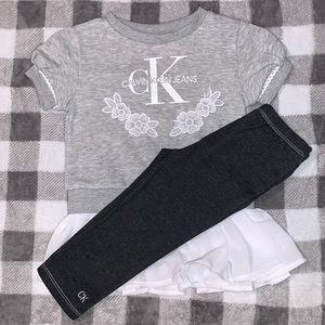 NWT Calvin Klein Jeans 2 piece set size 4t
